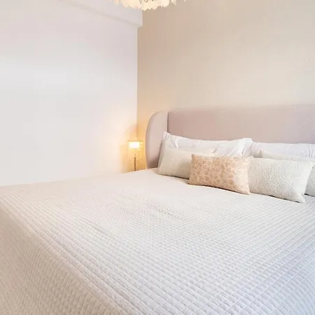 Casa Lucia - Mediterranean Garden Apartment *