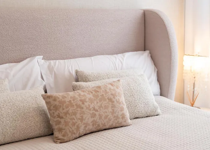 Casa Lucia - Mediterranean Garden Apartment *